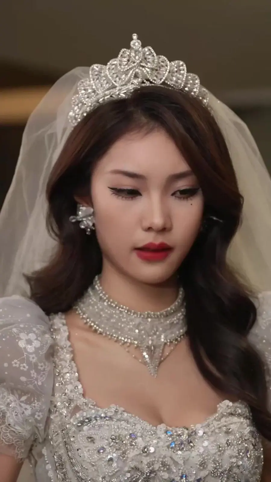 《爱与自省交错的命运轨迹》：一场关于爱、失去与自我救赎的心灵之旅